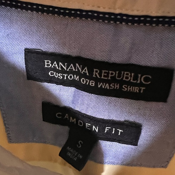 Banana republic button up size small light yellow - Picture 3 of 3